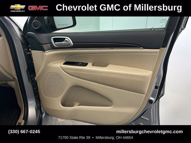 Used 2017 Jeep Grand Cherokee Limited w/ Luxury Group II AWD/4WD image 28