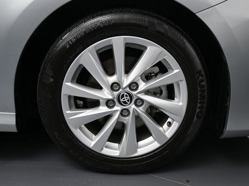 Used 2024 Toyota Camry LE image 12