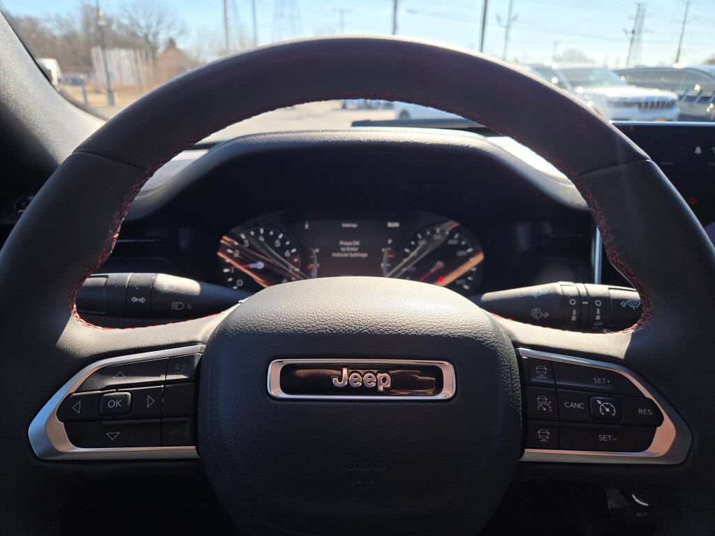 Certified 2025 Jeep Compass Trailhawk AWD/4WD image 34