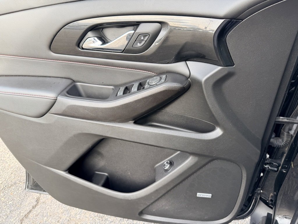 Used 2023 Chevrolet Traverse RS image 21