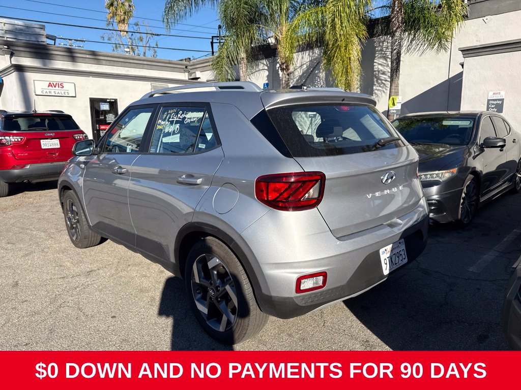 Used 2025 Hyundai Venue SEL FWD image 8