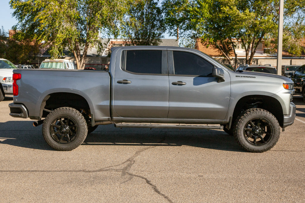 Used 2022 Chevrolet Silverado 1500 Custom w/ Safety Confidence Package RWD image 4