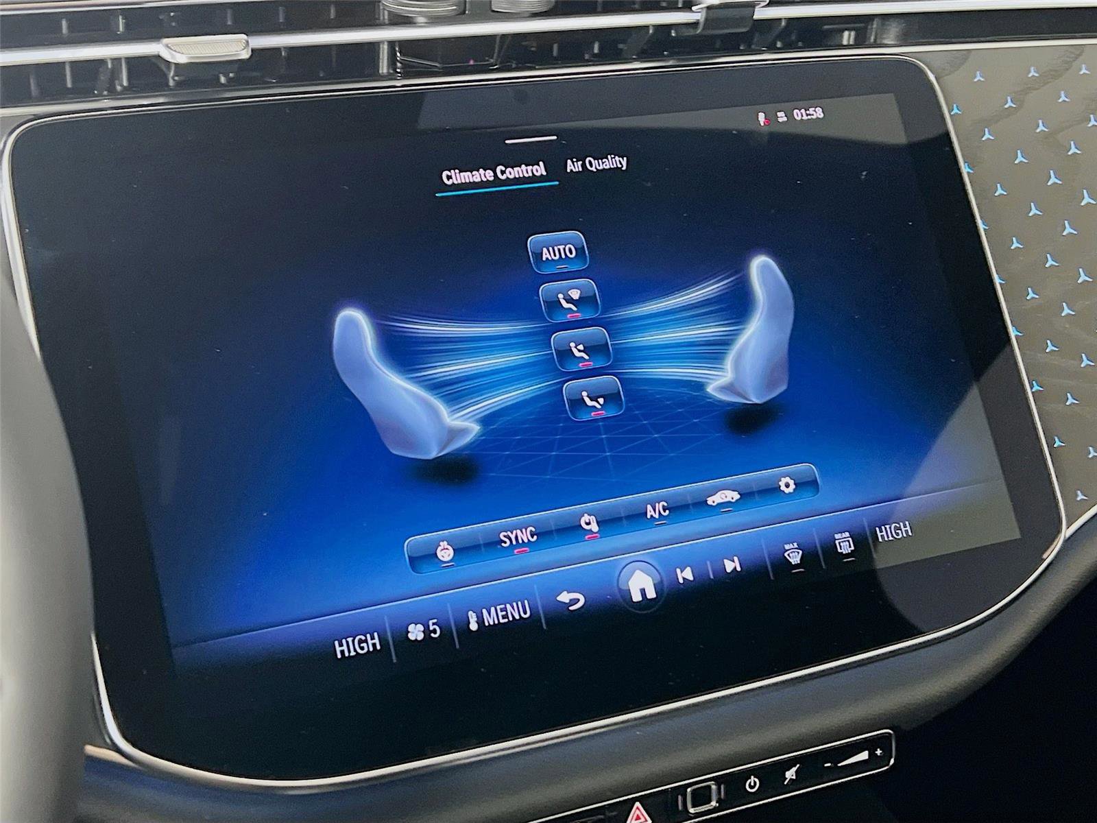 New 2026 Mercedes-Benz E 350 4MATIC Sedan image 17