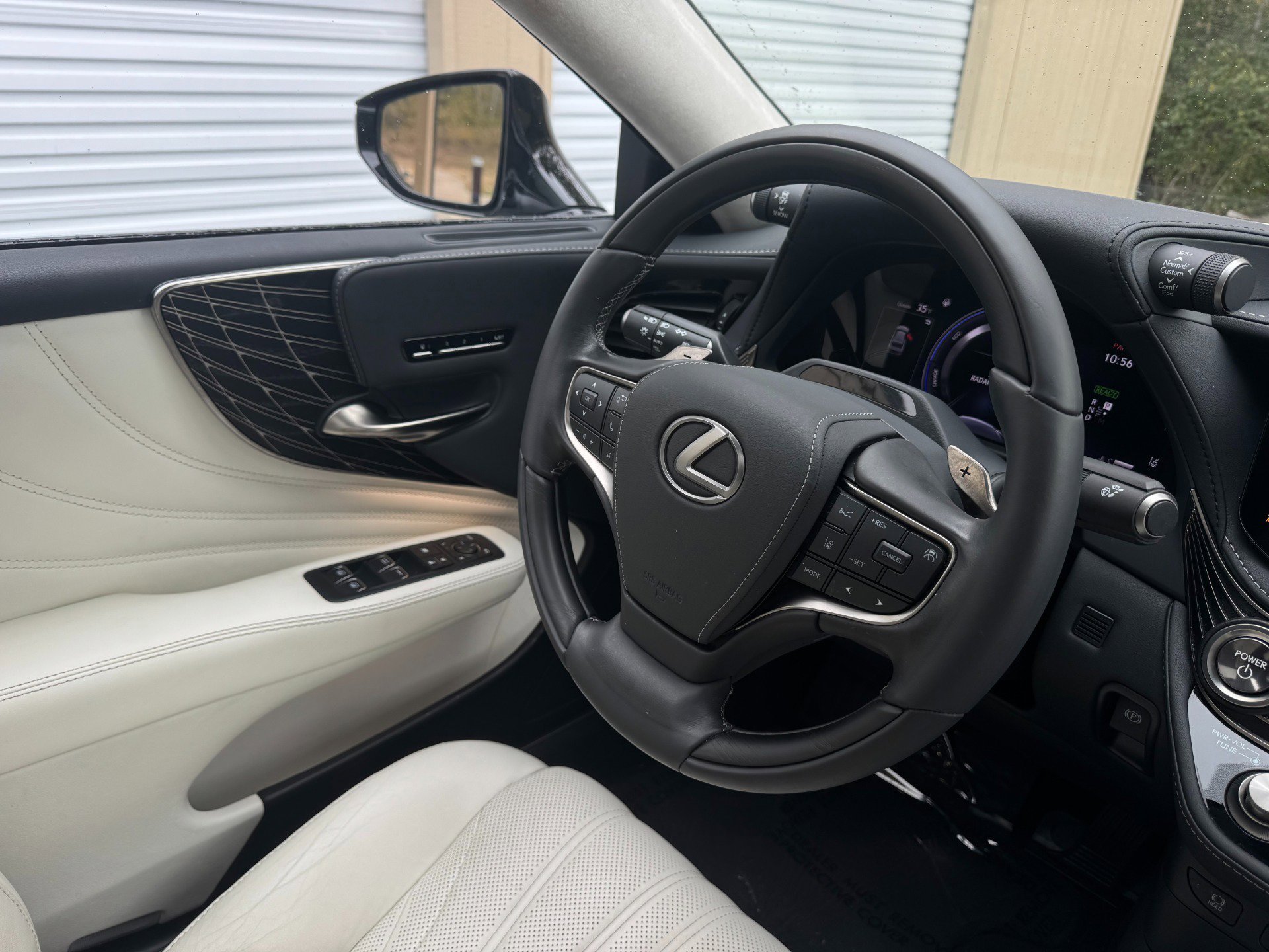 Used 2023 Lexus LS 500h AWD w/ Luxury Package image 50