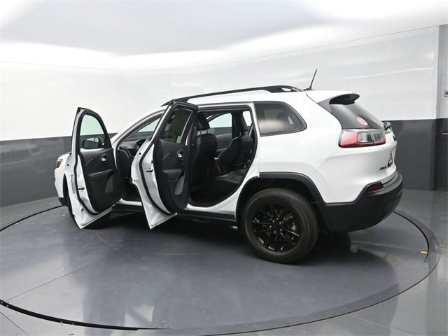 Used 2023 Jeep Cherokee Altitude Lux image 38