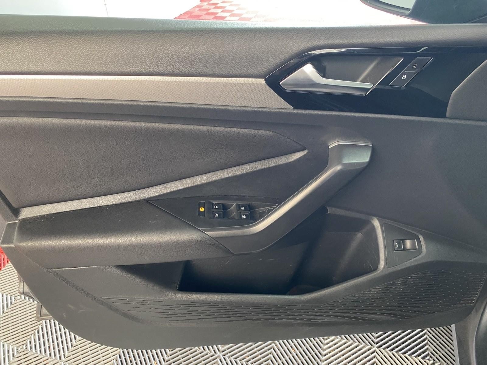 Used 2019 Volkswagen Jetta R-Line FWD image 16