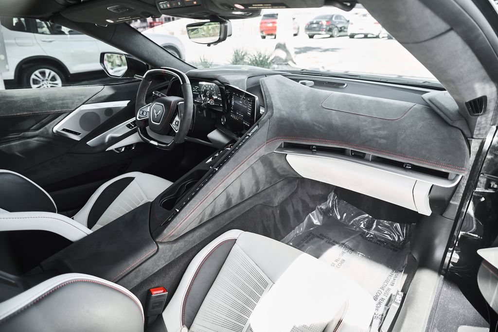Used 2023 Chevrolet Corvette Z06 RWD image 39