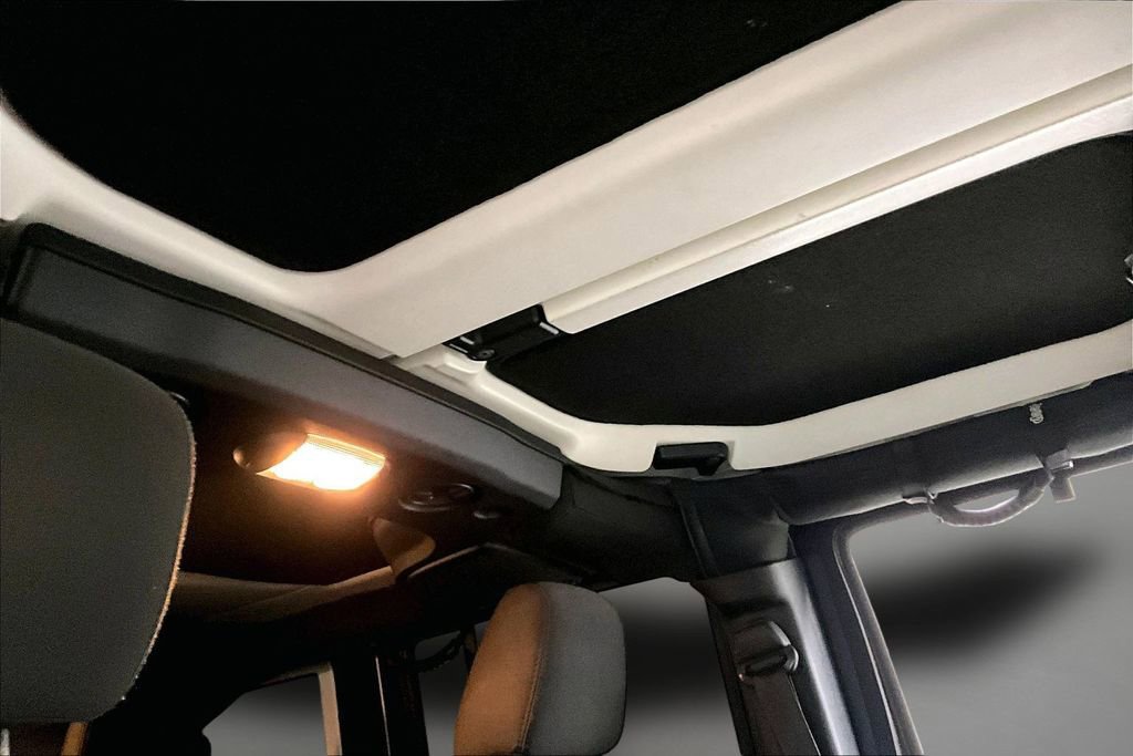 Used 2017 Jeep Wrangler Unlimited Willys image 25