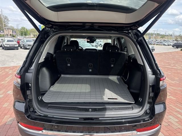 Used 2023 Jeep Grand Cherokee Limited w/ Luxury Tech Group II AWD/4WD image 28