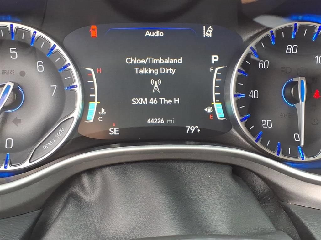 Used 2024 Chrysler Pacifica Touring-L FWD image 30