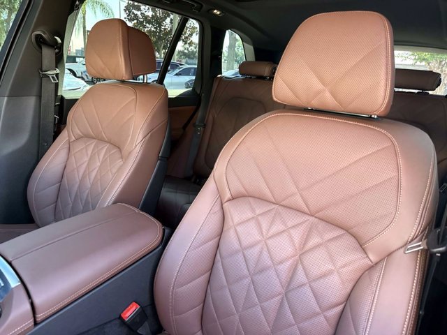 Certified 2025 BMW X5 xDrive50e w/ Climate Comfort Package AWD/4WD image 21