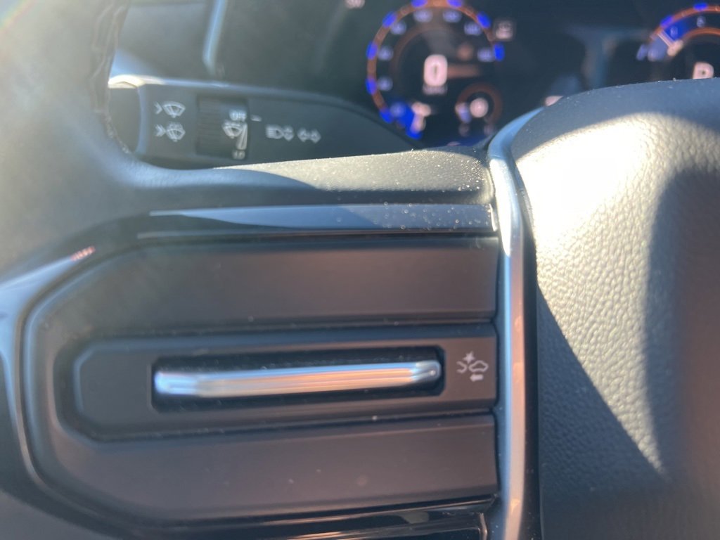 Used 2024 Chevrolet Colorado LT image 22