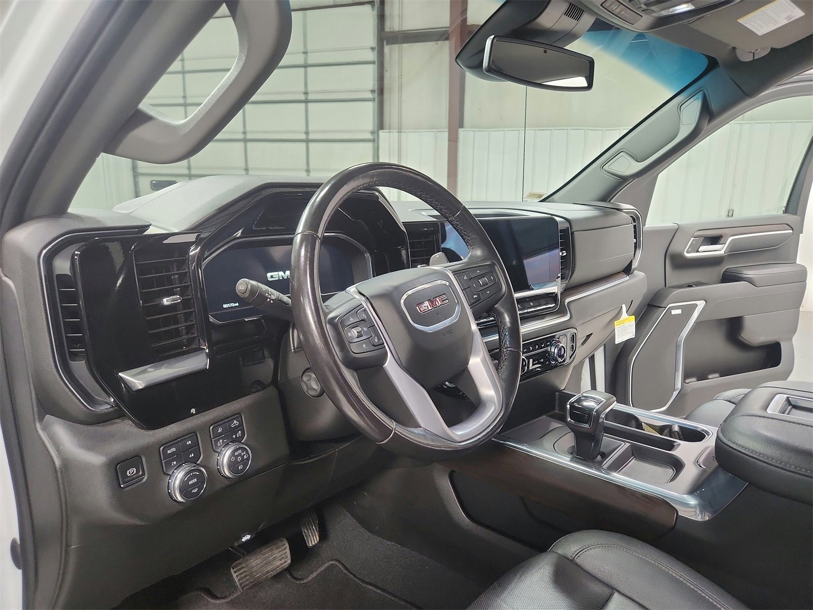 Used 2021 Chevrolet Silverado 1500 LT image 47