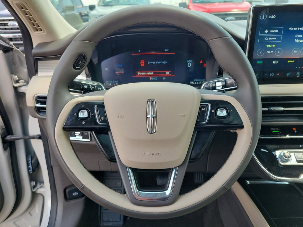 Certified 2023 Lincoln Corsair AWD w/ Equipment Group 101A image 23