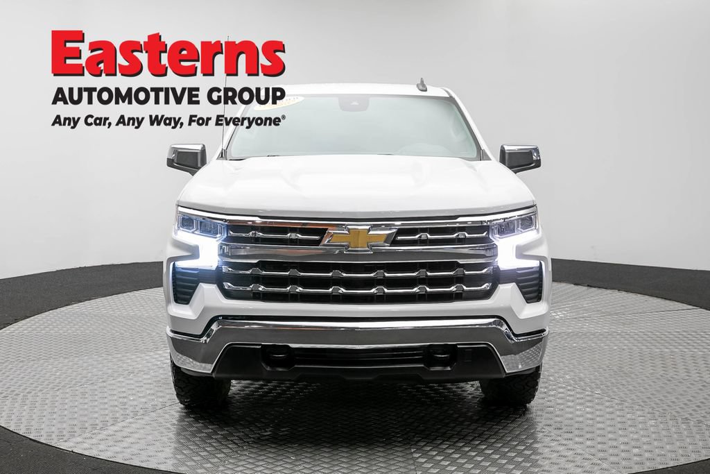 Used 2023 Chevrolet Silverado 1500 LT AWD/4WD image 2