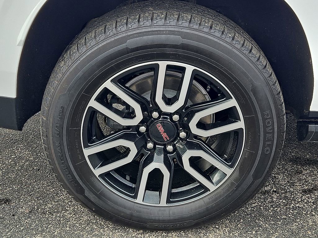 Used 2023 GMC Yukon XL AT4 w/ Technology Package image 7