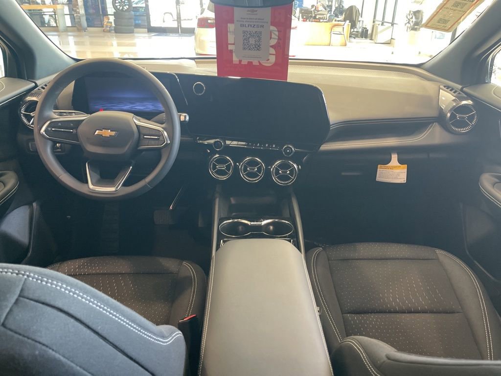 New 2025 Chevrolet Blazer EV LT AWD/4WD image 13