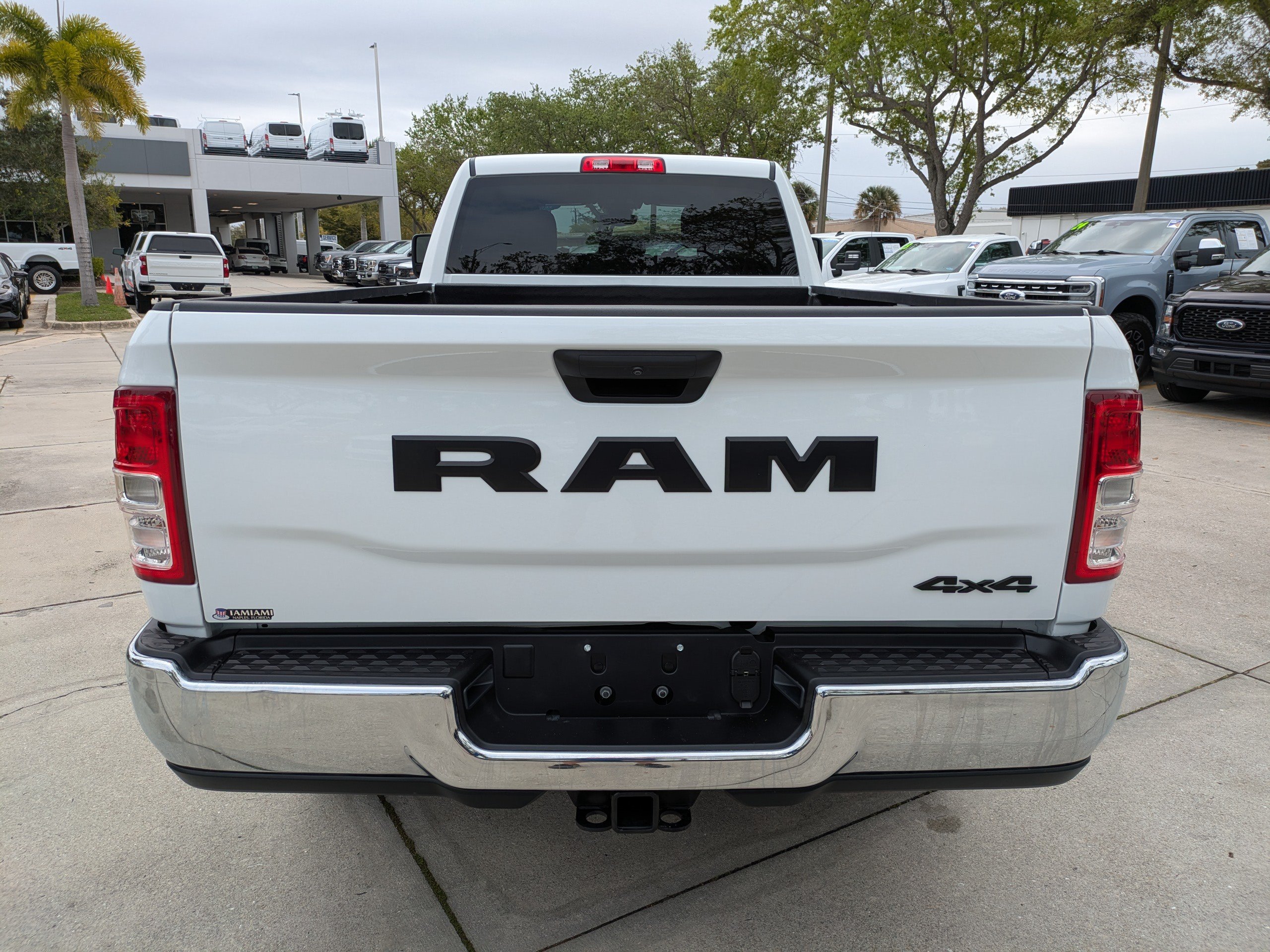 Used 2024 RAM 3500 Big Horn AWD/4WD image 5