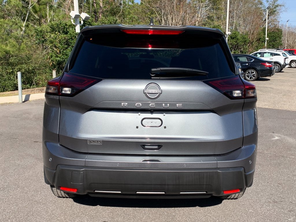 Used 2025 Nissan Rogue S image 8