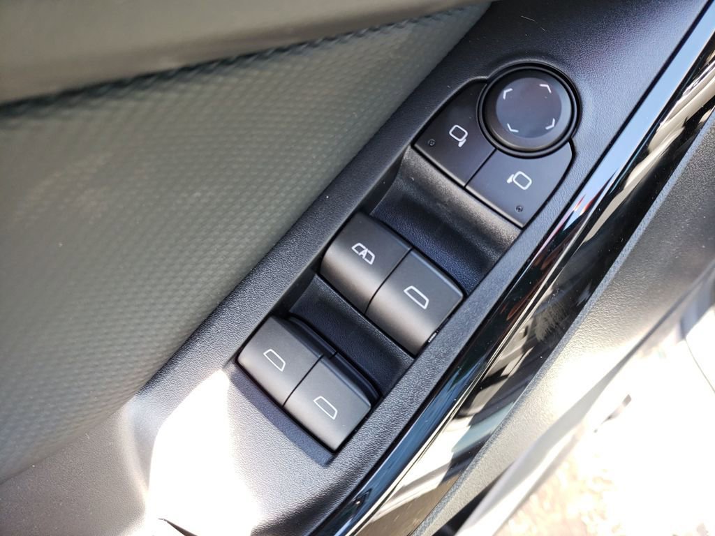 New 2026 Chevrolet Equinox LT w/ Convenience Package II image 11