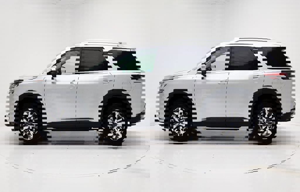 Used 2023 Nissan Pathfinder SL image 5