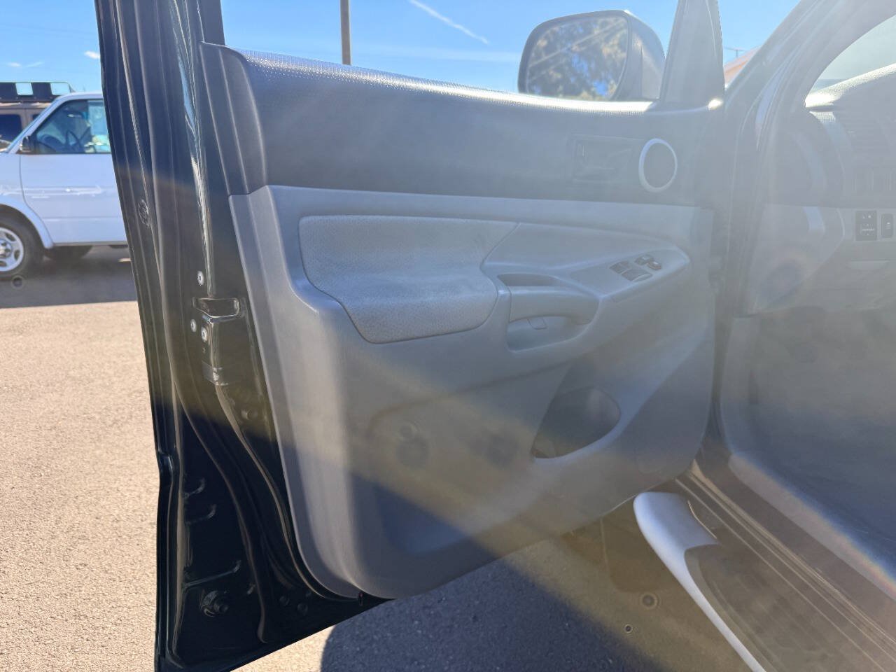 Used 2010 Toyota Tacoma 4x4 Access Cab w/ SR5 Pkg #2 image 35