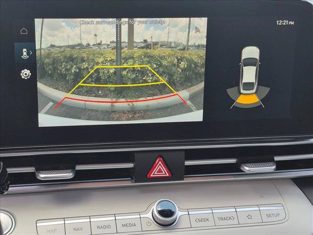 Used 2023 Hyundai Elantra Limited FWD image 11