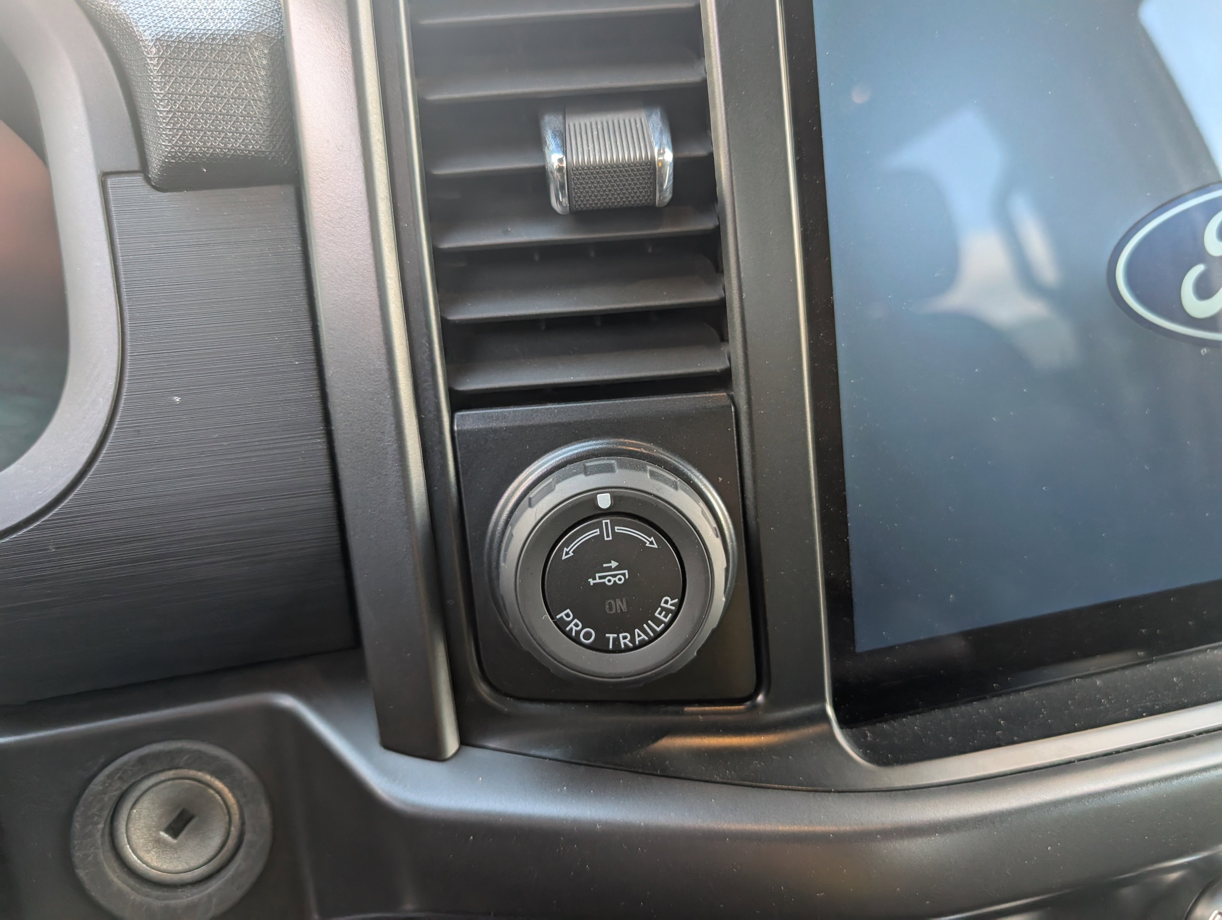 Used 2024 Ford F150 XLT w/ Tow/Haul Package image 25