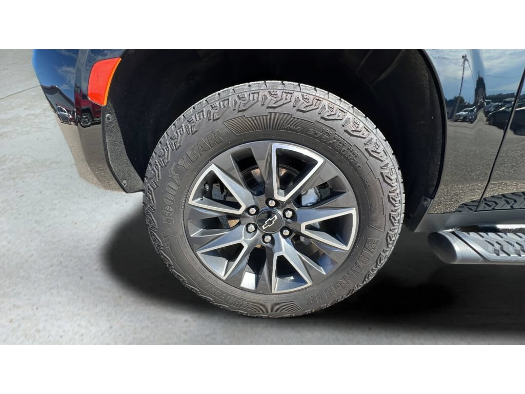 Certified 2024 Chevrolet Tahoe Z71 w/ Luxury Package AWD/4WD image 35