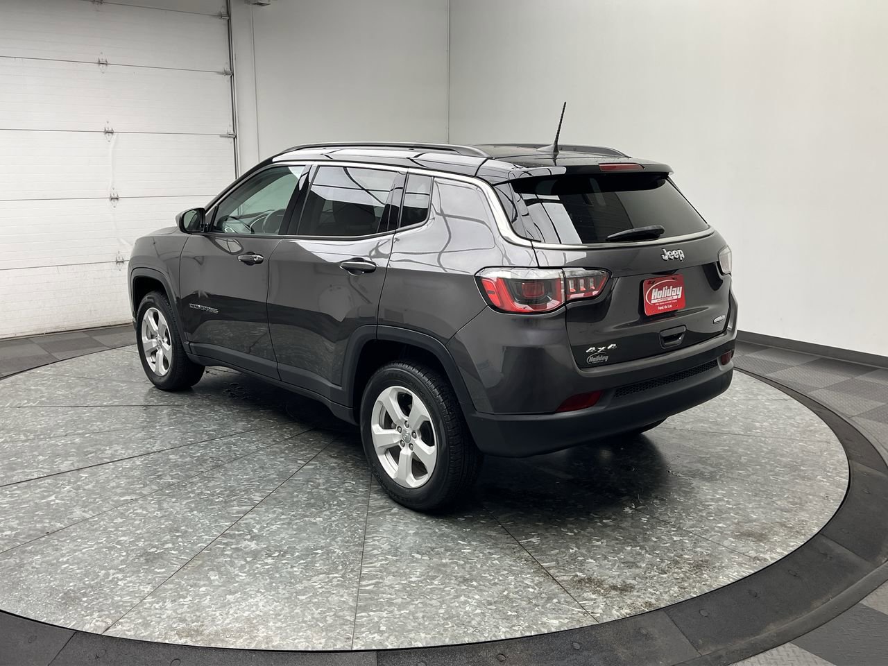 Used 2019 Jeep Compass Latitude AWD/4WD image 2