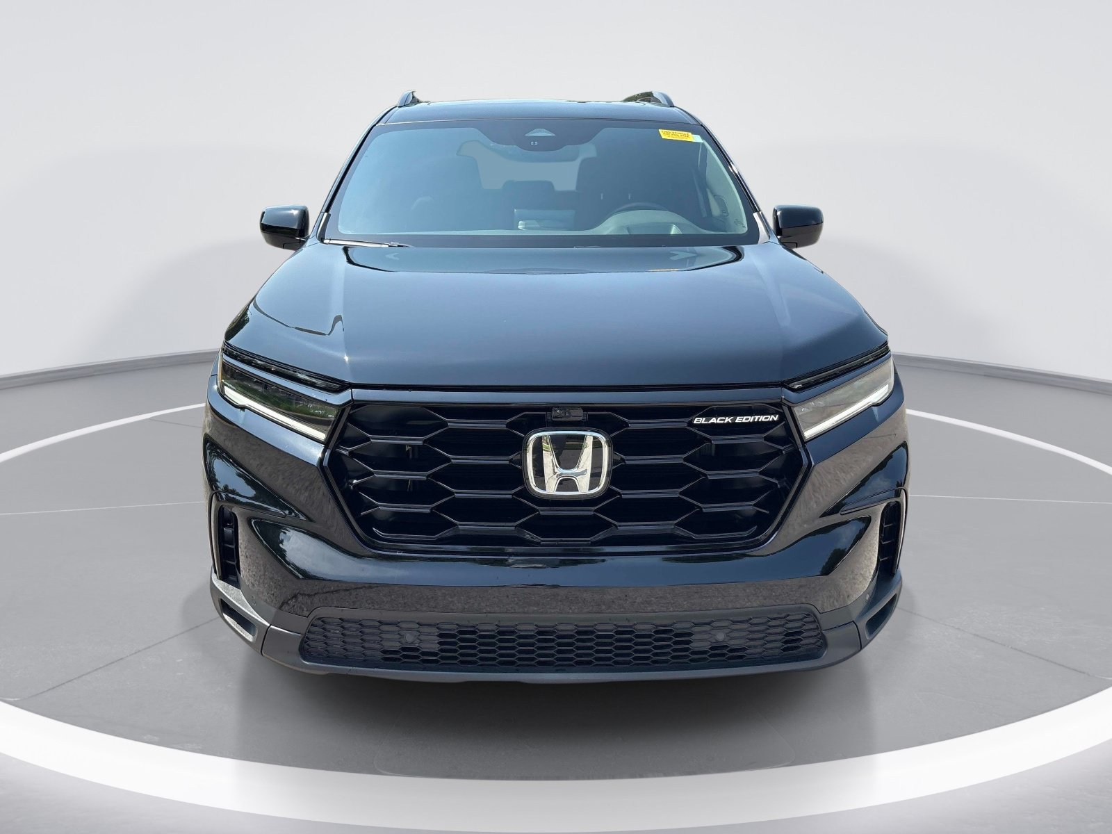Used 2025 Honda Pilot Black Edition image 2