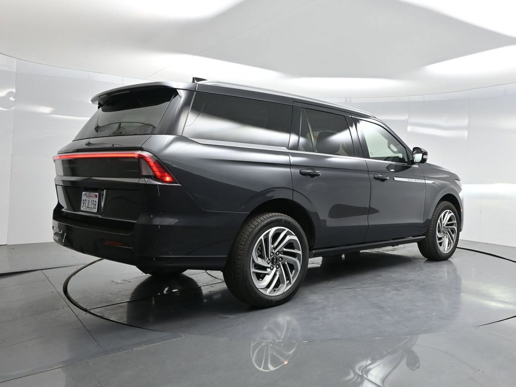 Used 2025 Lincoln Navigator Reserve AWD/4WD image 35