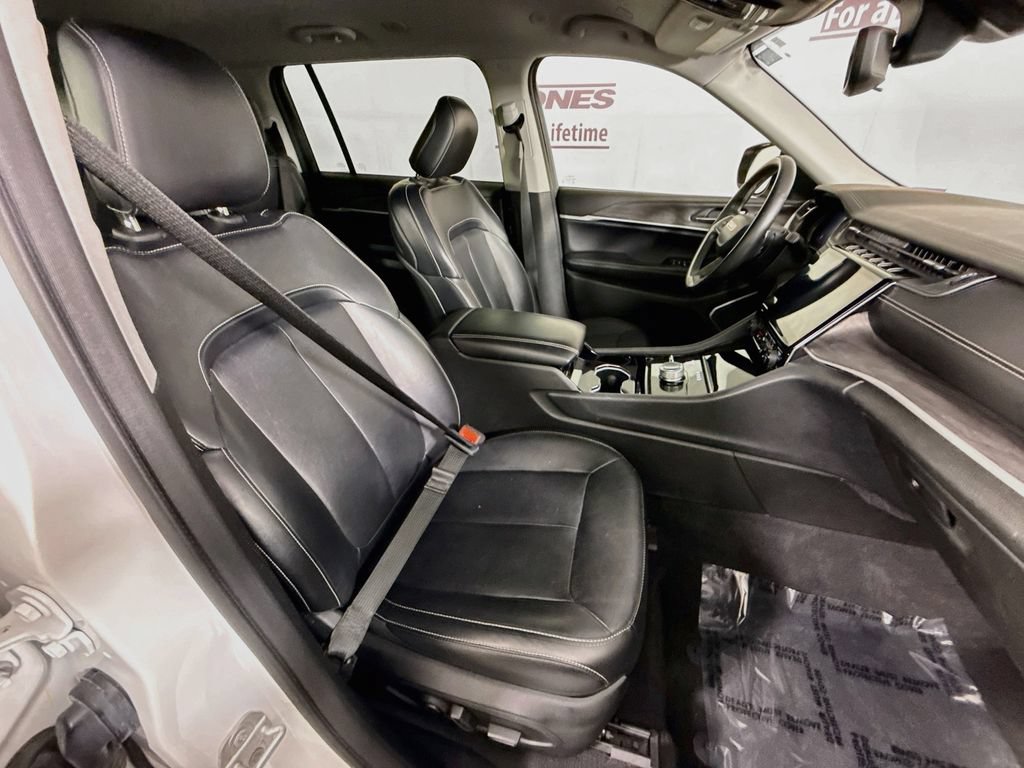 Used 2021 Jeep Grand Cherokee L Limited AWD/4WD image 35