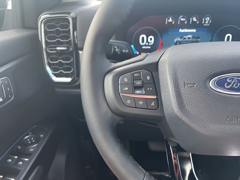 New 2025 Ford Ranger Lariat w/ FX4 Off-Road Package image 32