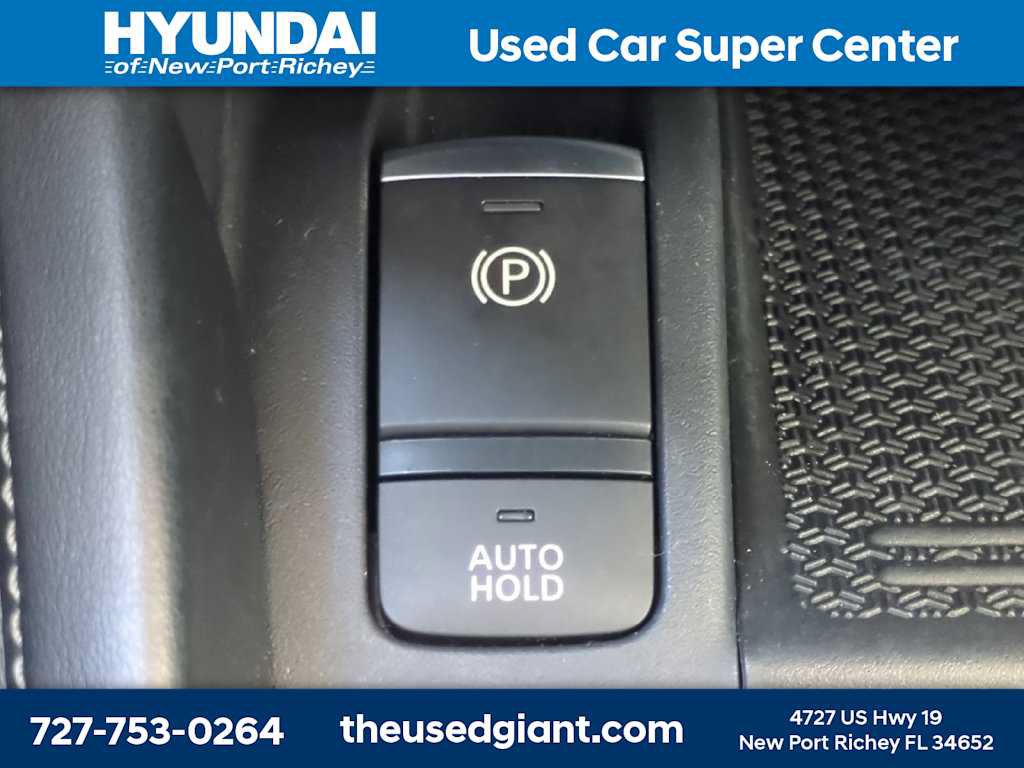 Used 2024 Nissan Kicks SR w/ SR Premium Package FWD image 24