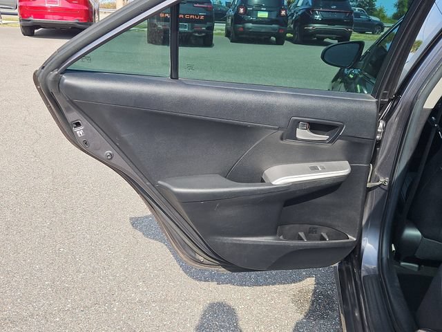 Used 2014 Toyota Camry SE FWD image 13