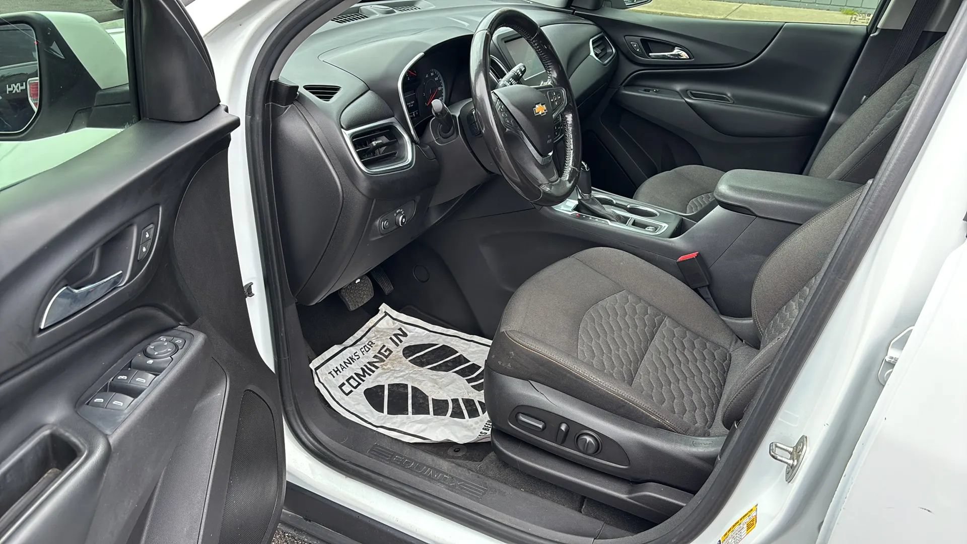 Used 2018 Chevrolet Equinox LT FWD image 10