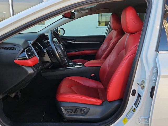 Used 2019 Toyota Camry XSE image 15