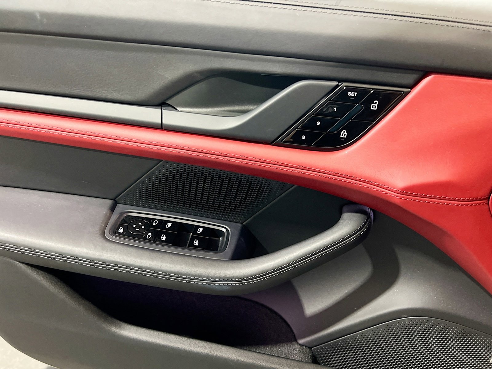 Used 2020 Porsche Taycan Turbo image 13