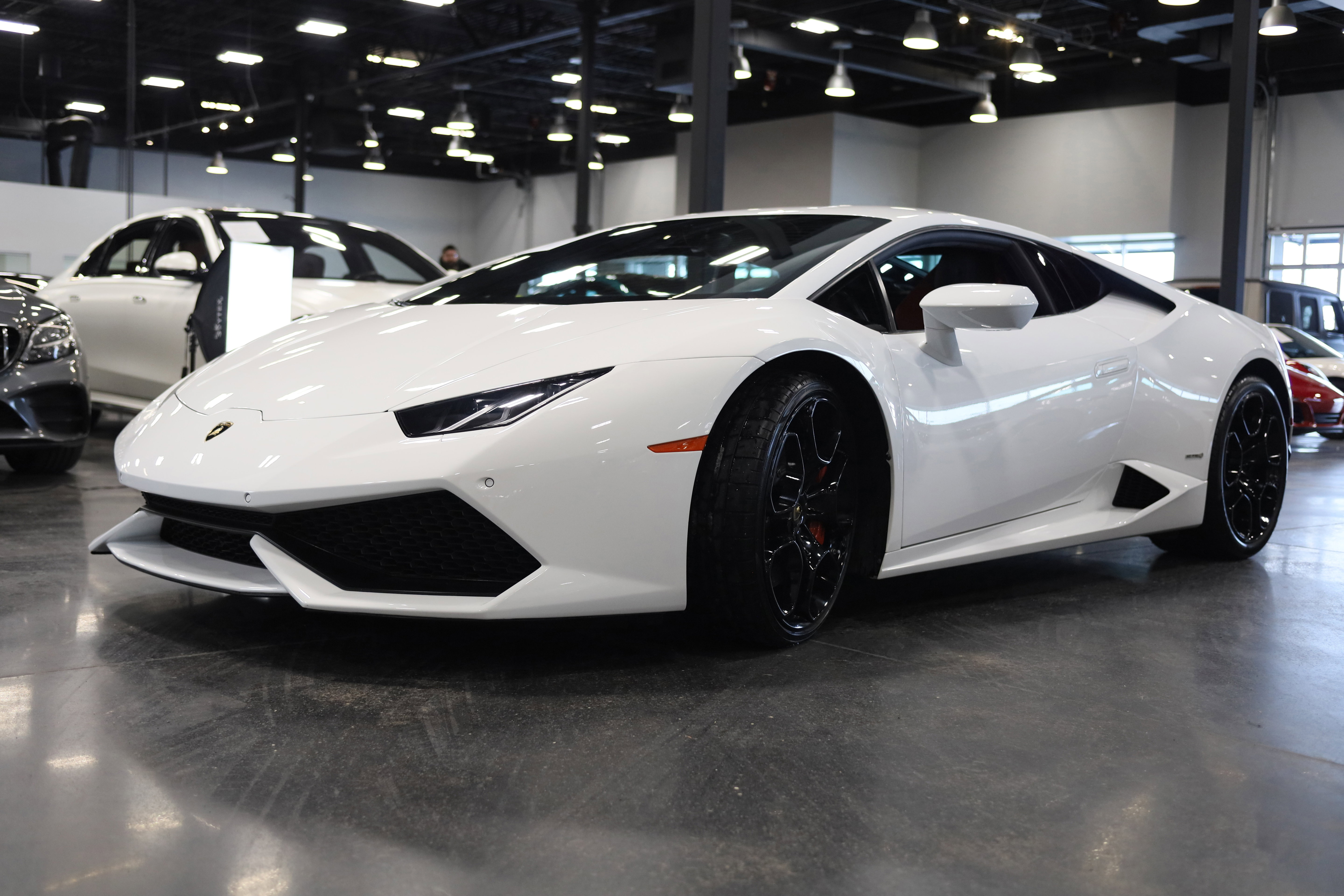 Used 2015 Lamborghini Huracan LP 610-4 image 3
