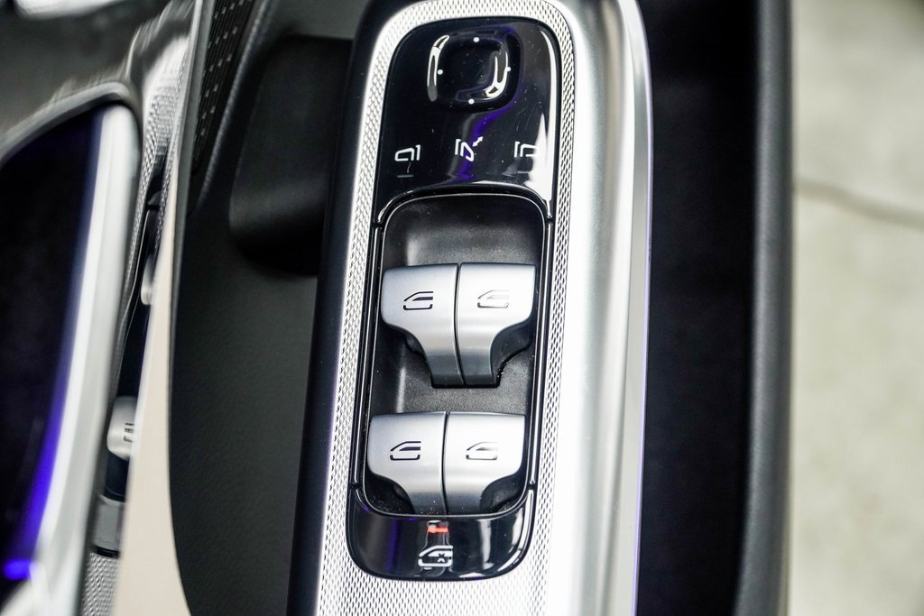 Used 2025 Mercedes-Benz E 350 4MATIC Sedan image 30