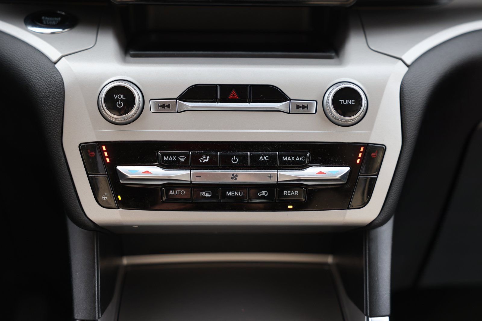 Certified 2023 Ford Explorer XLT w/ Equipment Group 202A image 28