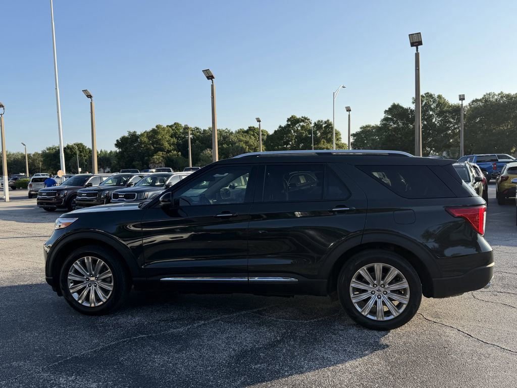 Used 2022 Ford Explorer Limited w/ Limited Technology Package RWD image 8