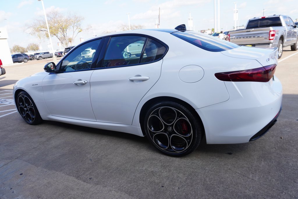 Used 2022 Alfa Romeo Giulia Veloce image 4