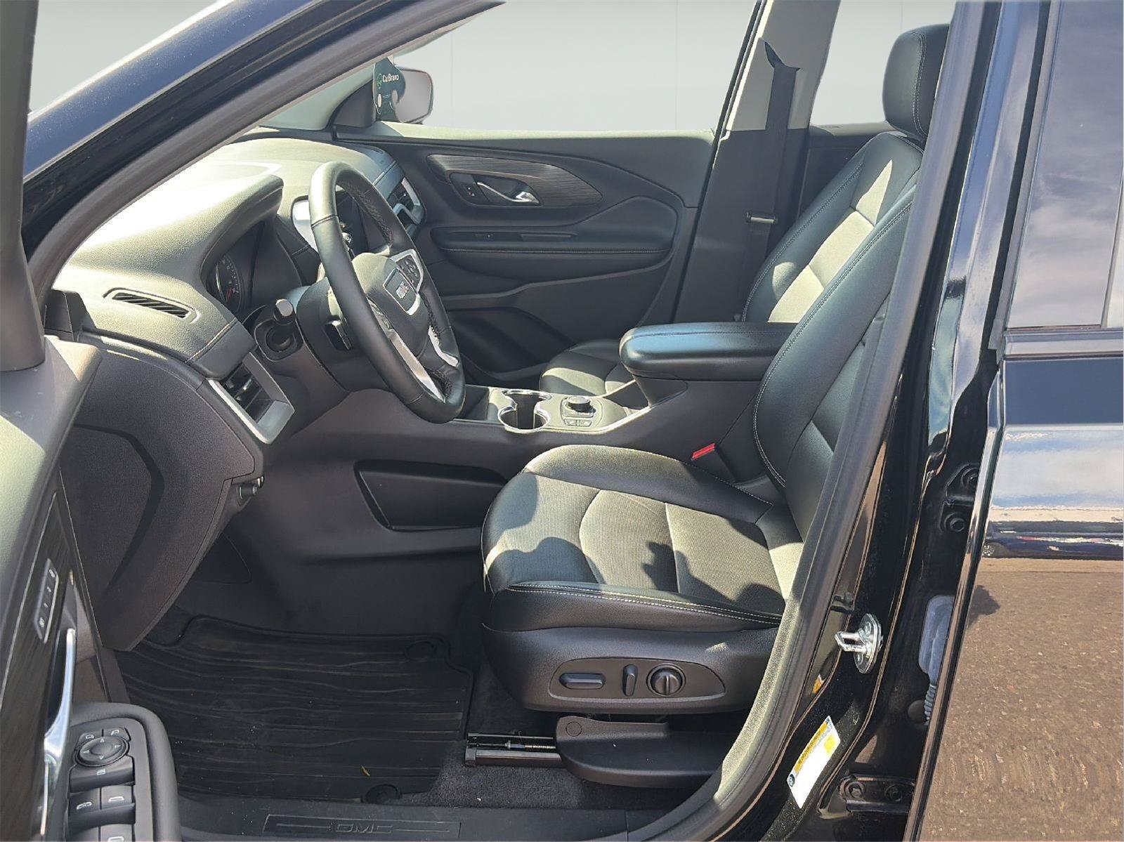 Certified 2024 GMC Terrain SLT w/ Elevation Edition AWD/4WD image 11