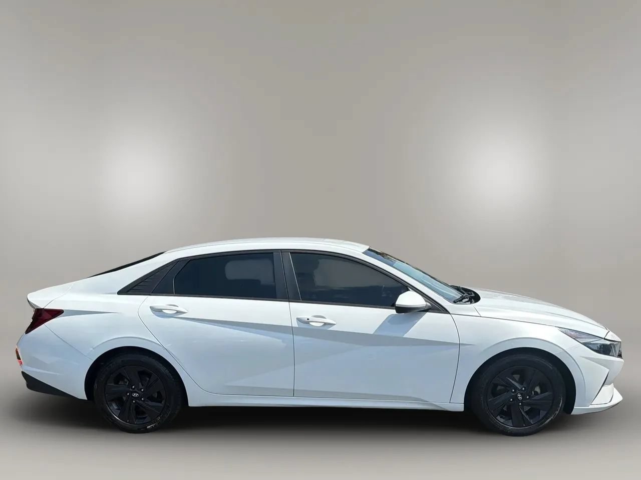 Used 2021 Hyundai Elantra SEL w/ Convenience Package FWD image 4
