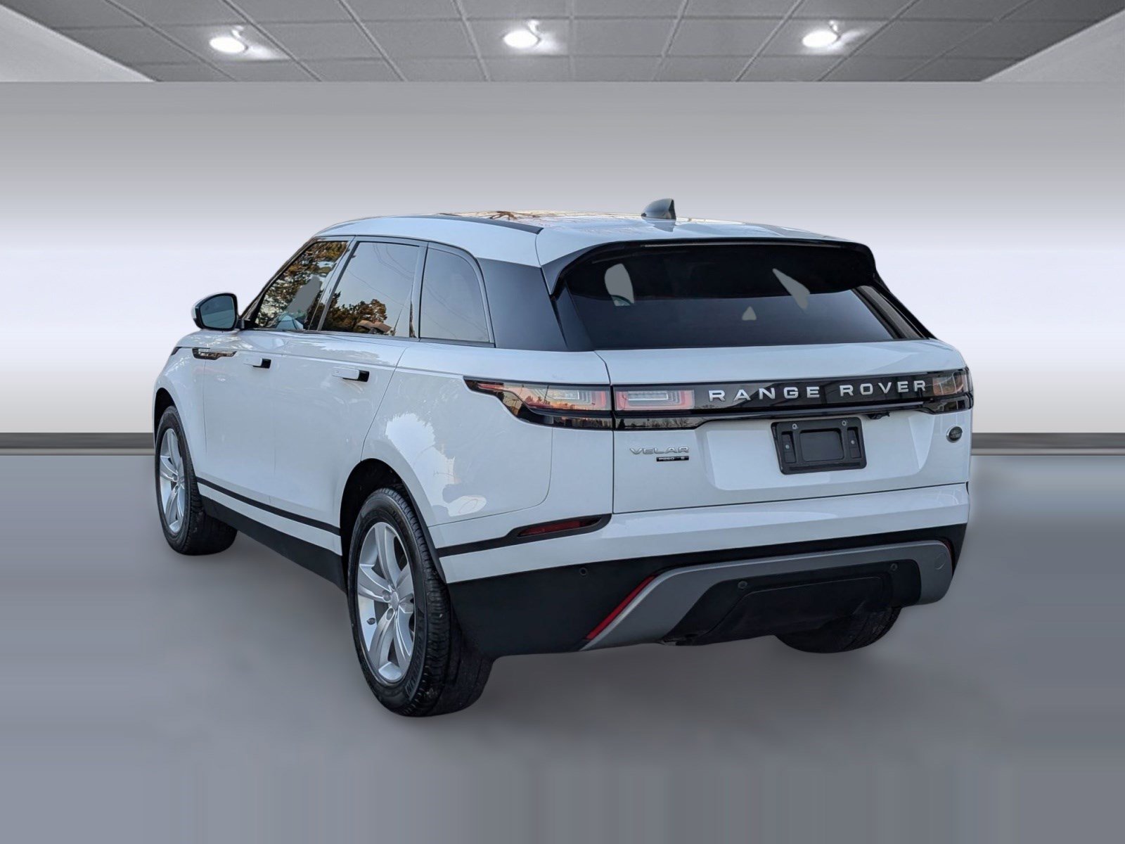 Used 2018 Land Rover Range Rover Velar S image 3