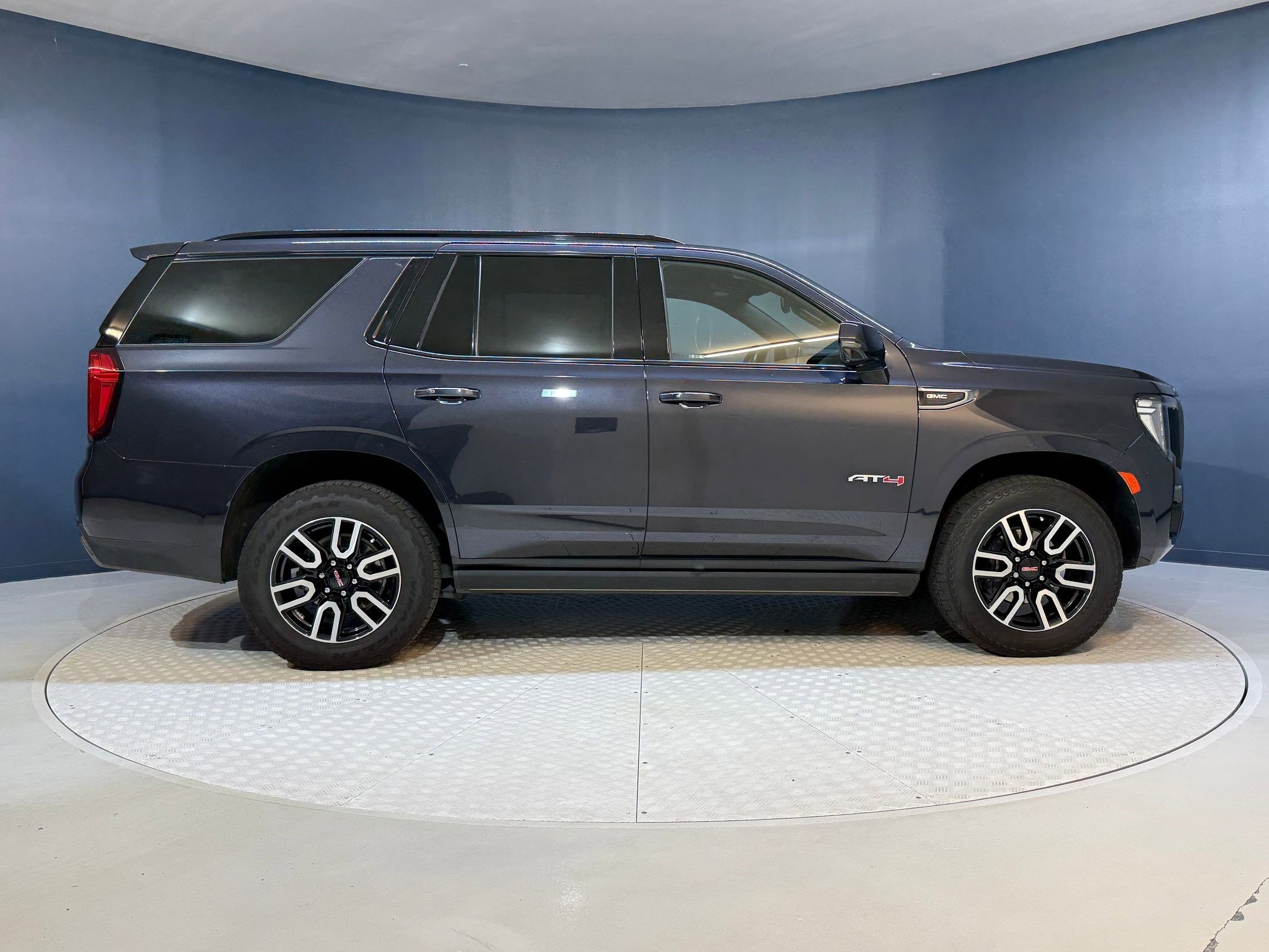 Used 2023 GMC Yukon AT4 w/ AT4 Premium Package image 8