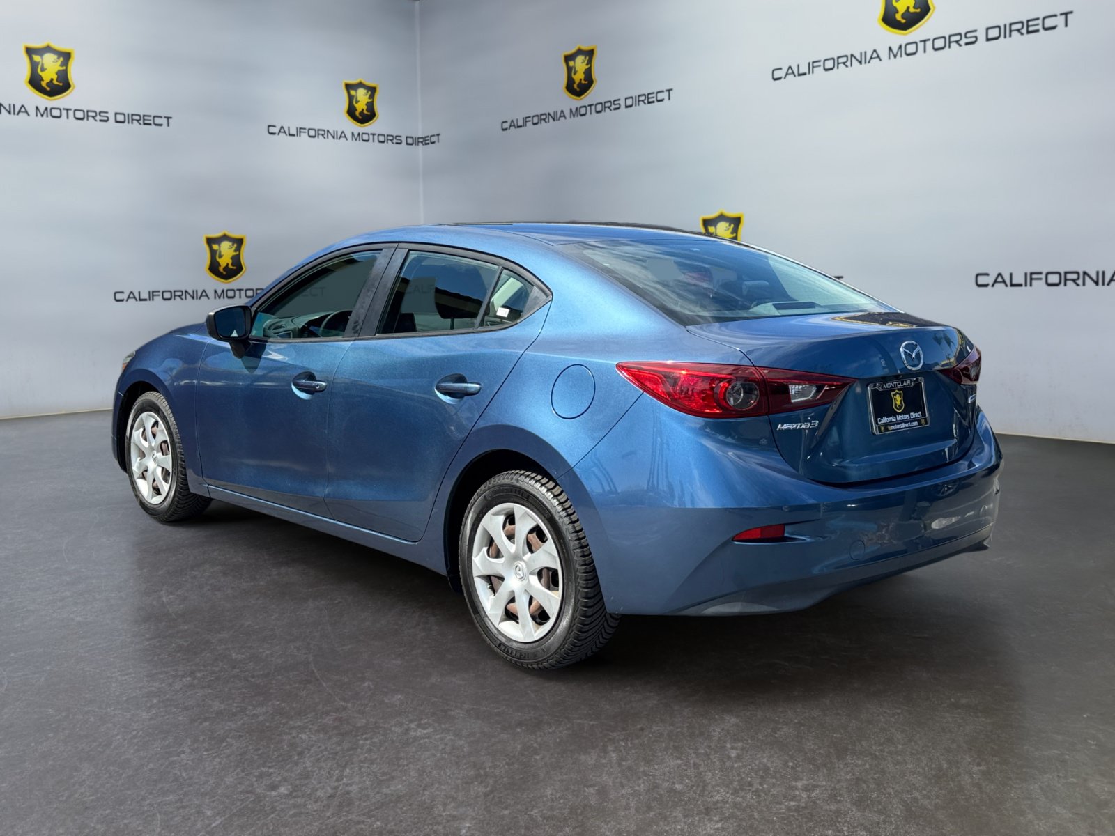 Used 2017 MAZDA MAZDA3 Sport FWD image 3