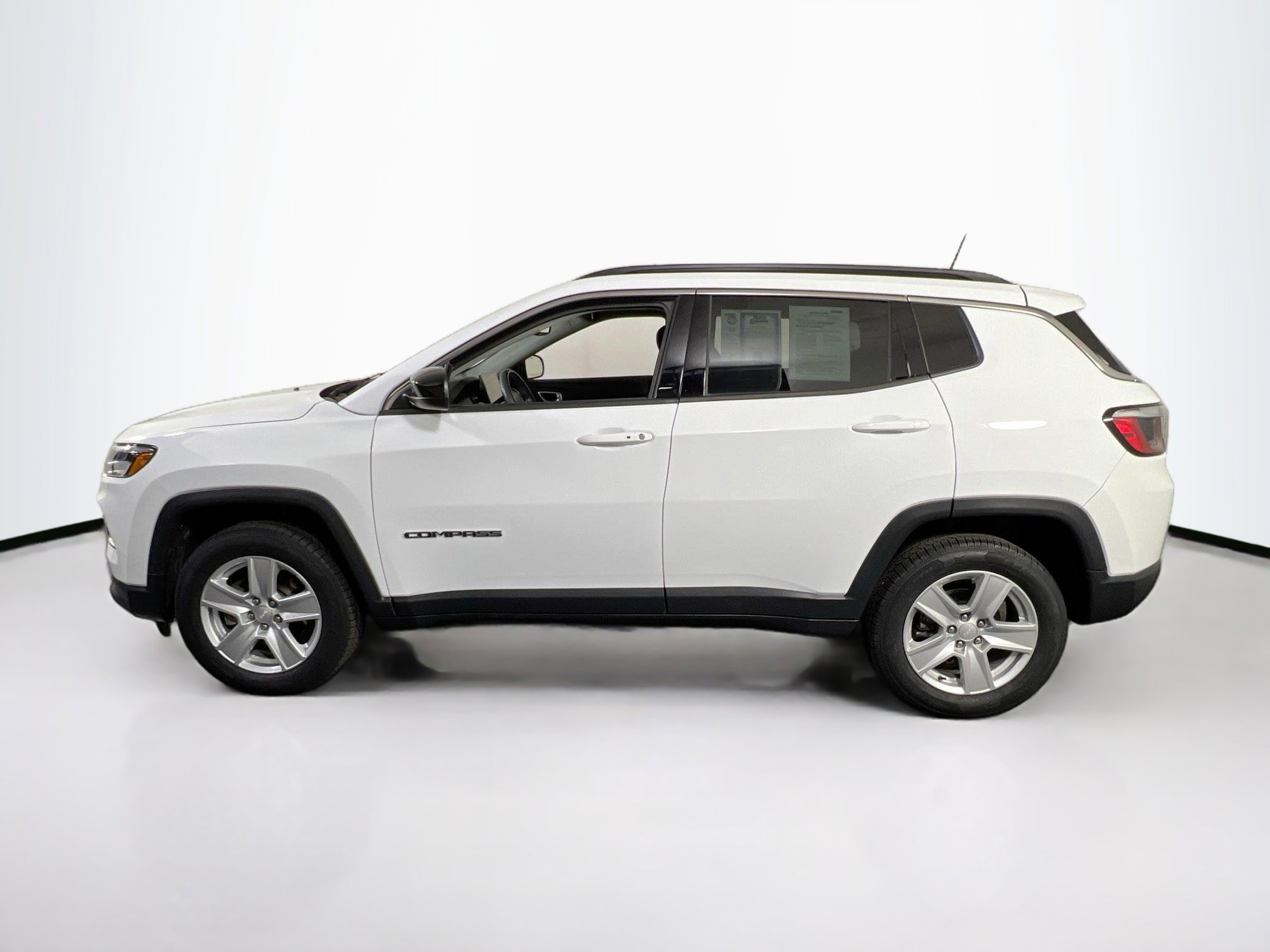Used 2022 Jeep Compass Latitude w/ Convenience Group AWD/4WD image 8